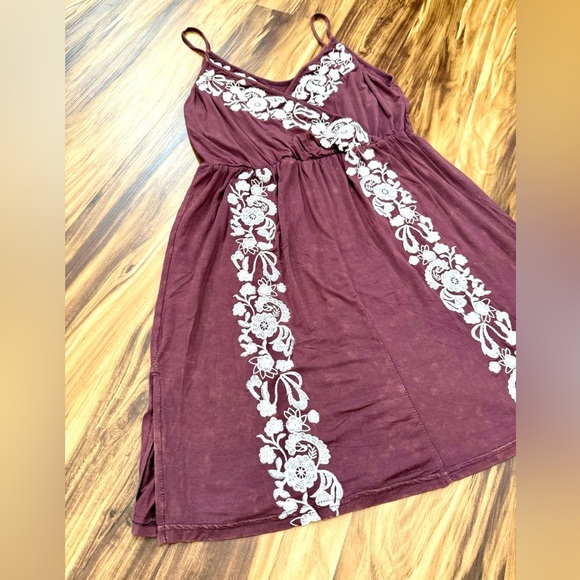 POL Embroidered Dress - Picture 3 of 8